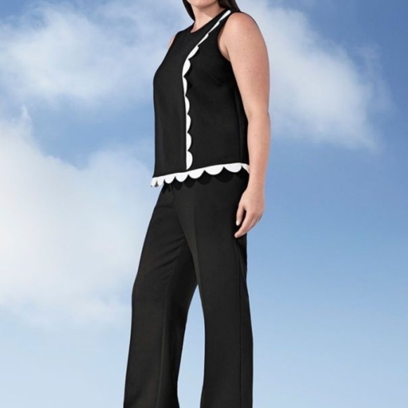 Black Tank Top with scallop Trim Size XS - Picture 2 of 7